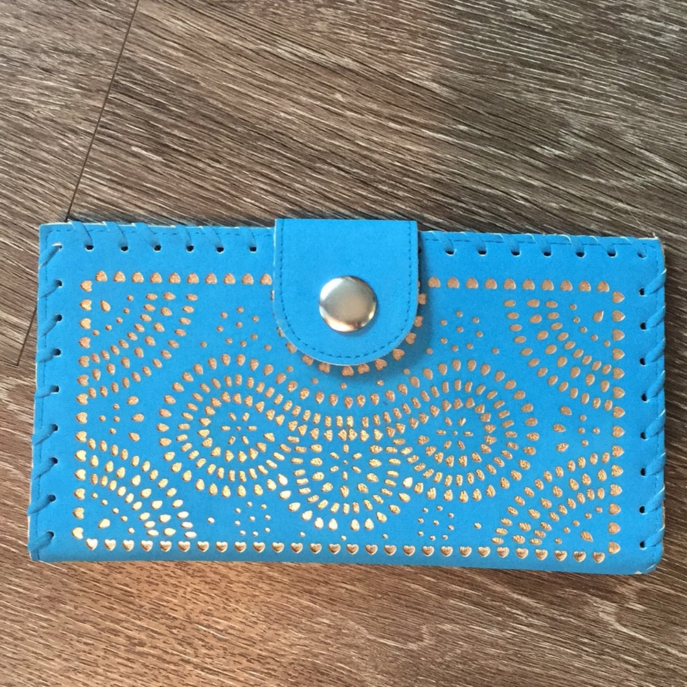 blue clutch